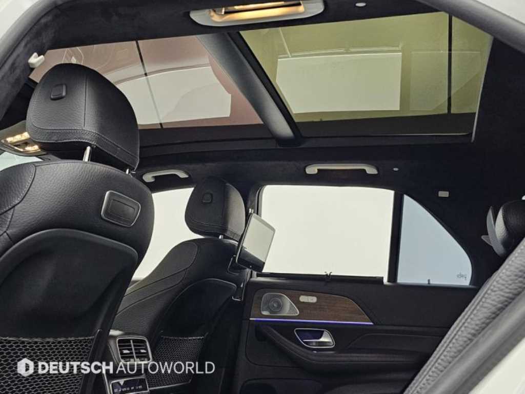 Mercedes-Benz GLE-Class — photo 18