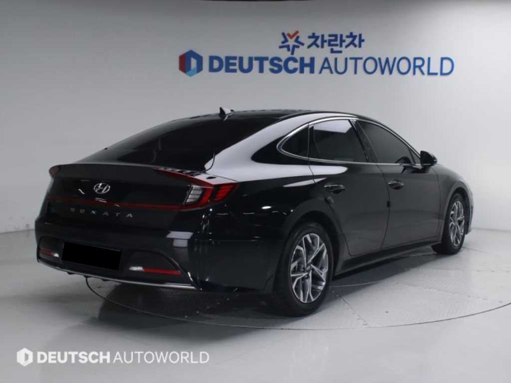 Hyundai Sonata — photo 02