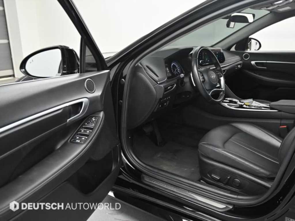 Hyundai Sonata — photo 11