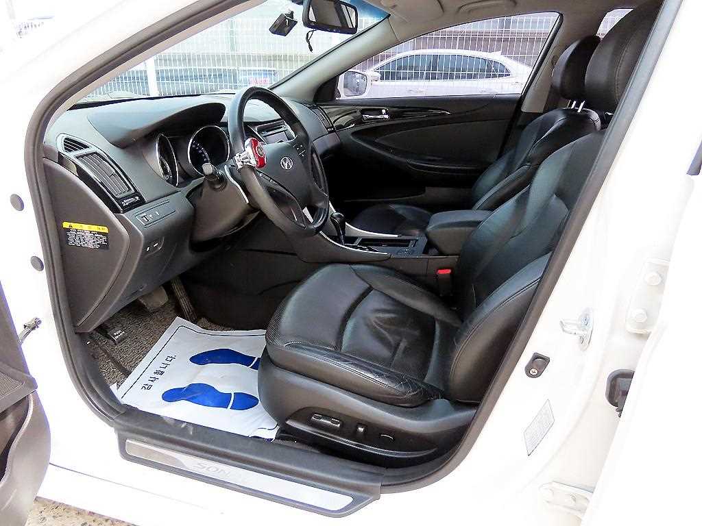 Hyundai Sonata — photo 05