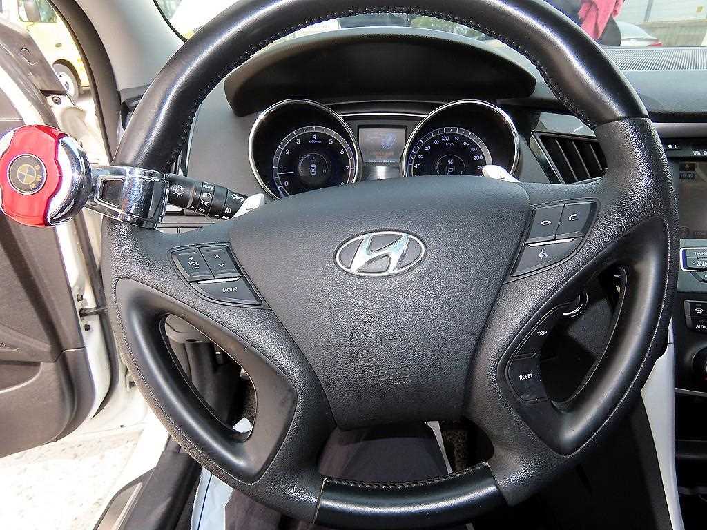 Hyundai Sonata — photo 08