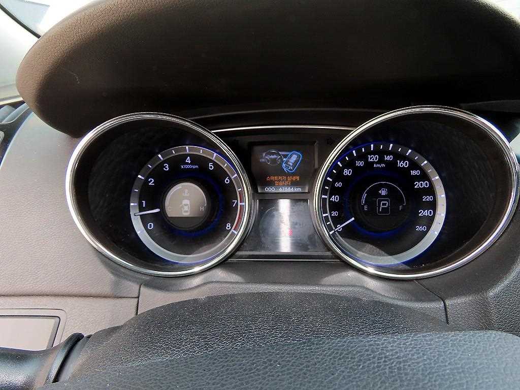 Hyundai Sonata — photo 09