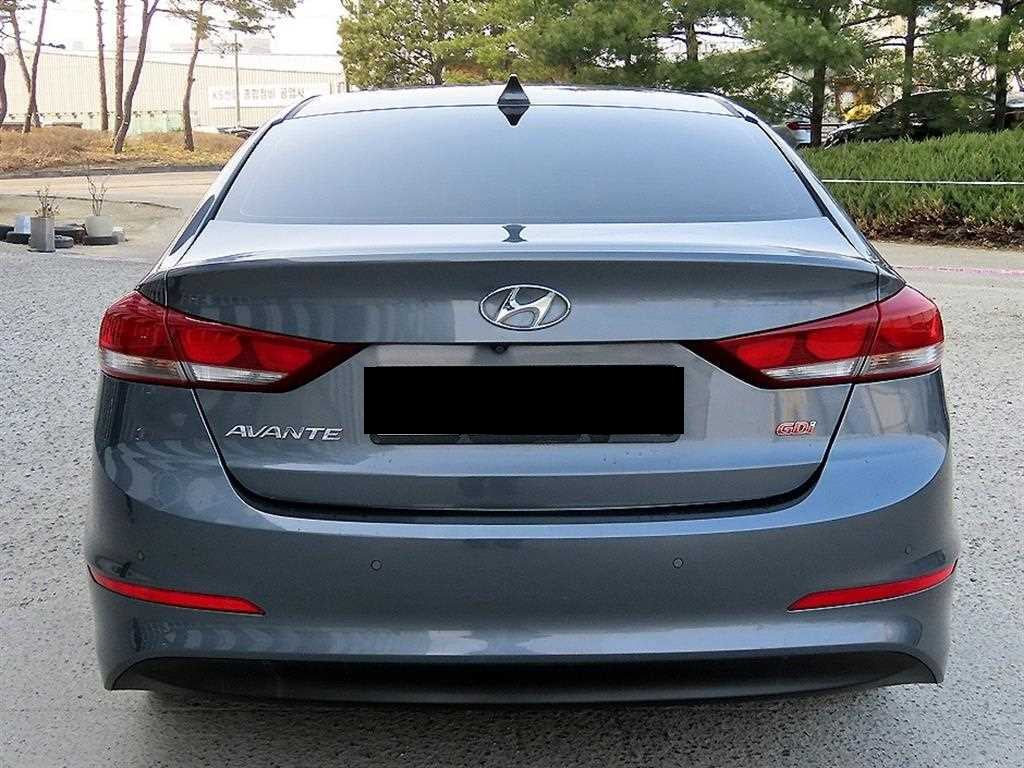Hyundai Avante — photo 04