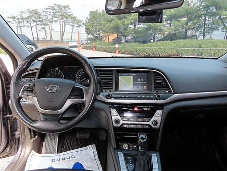 Hyundai Avante — photo 07