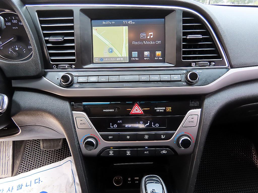 Hyundai Avante — photo 13