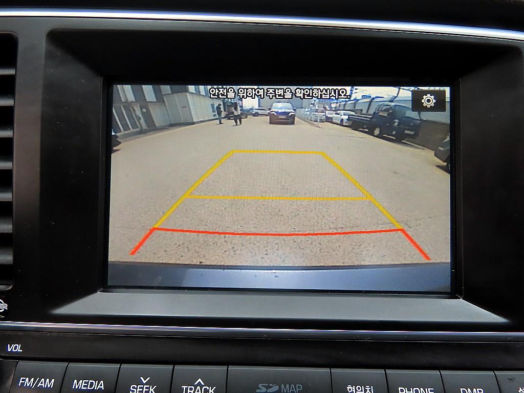 Hyundai Avante — photo 15