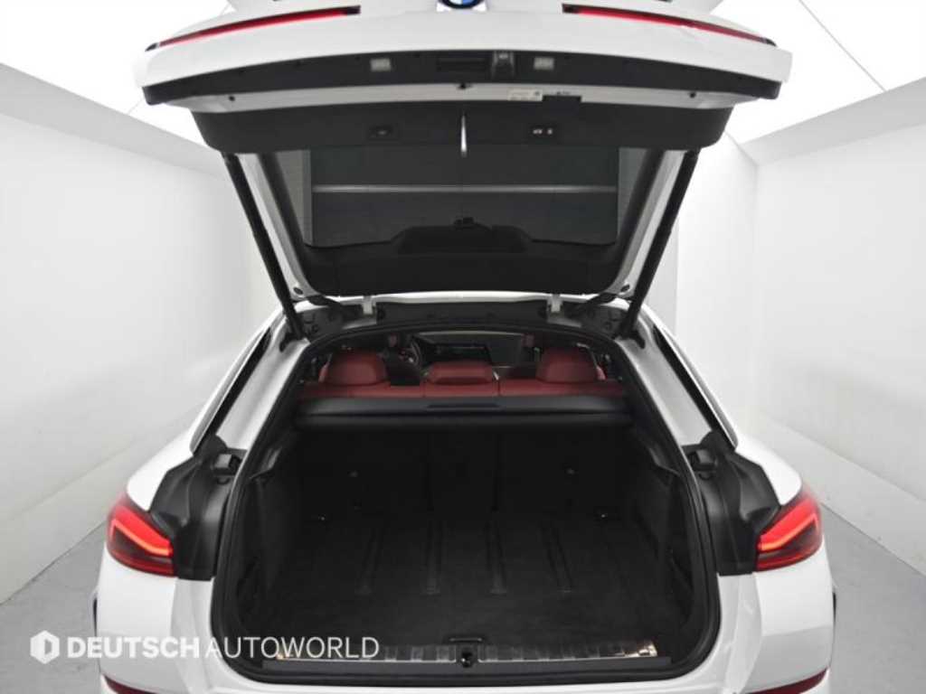 BMW X6 — photo 17