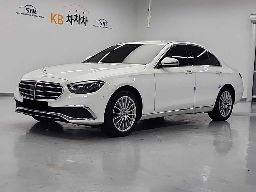 Mercedes-Benz E-Class — photo 01