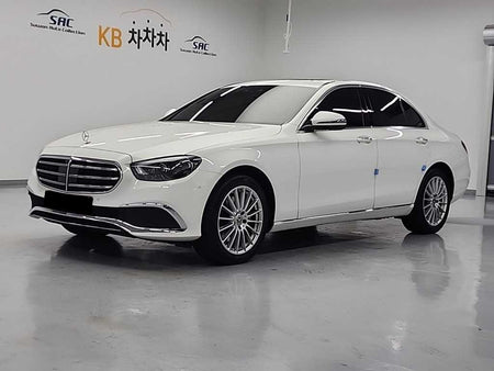 Mercedes-Benz E-Class — photo 01