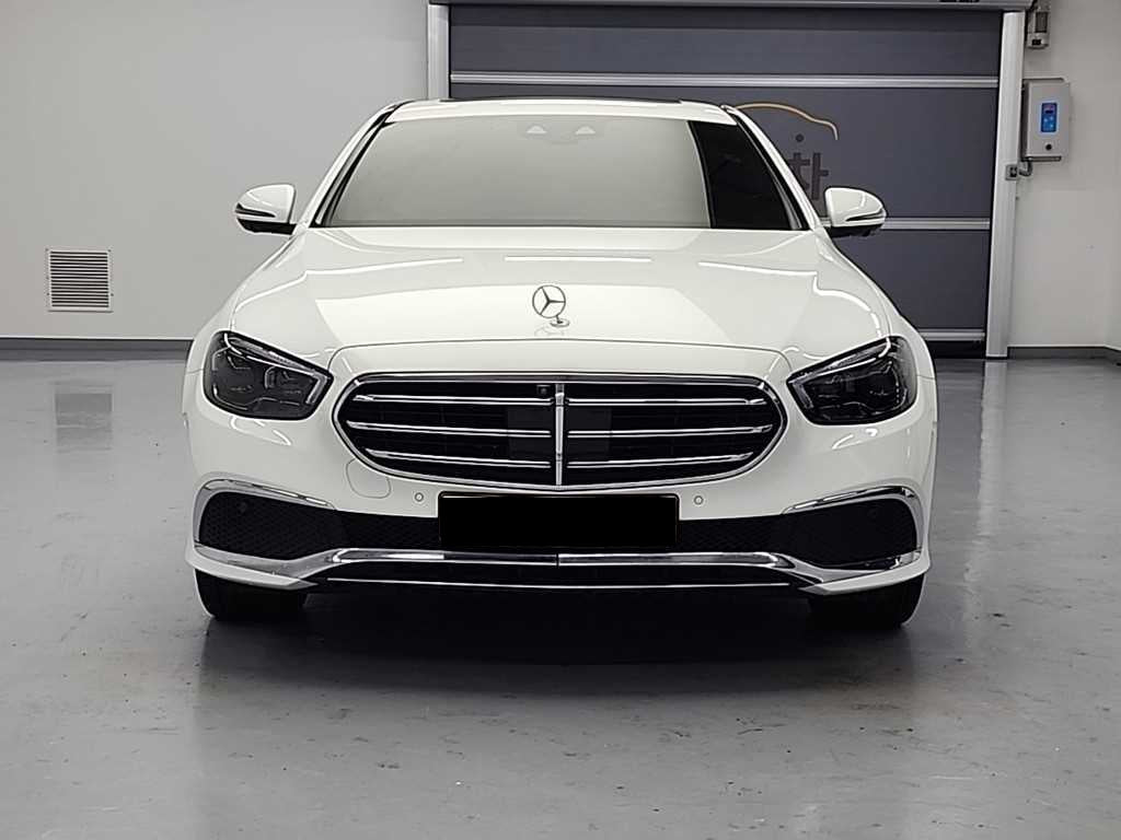 Mercedes-Benz E-Class — photo 02