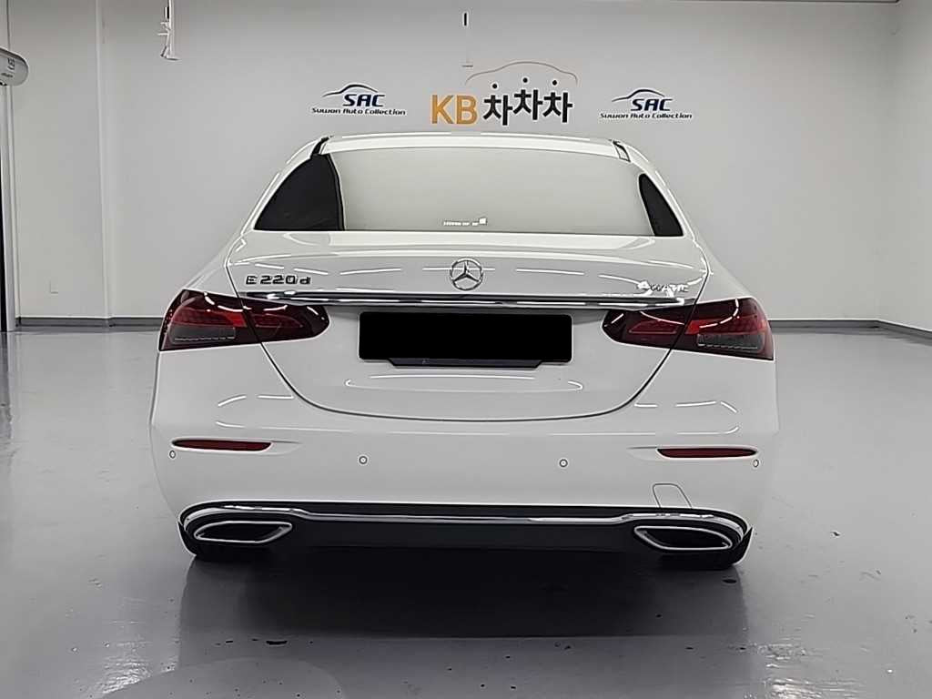 Mercedes-Benz E-Class — photo 03