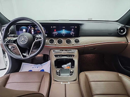 Mercedes-Benz E-Class — photo 07