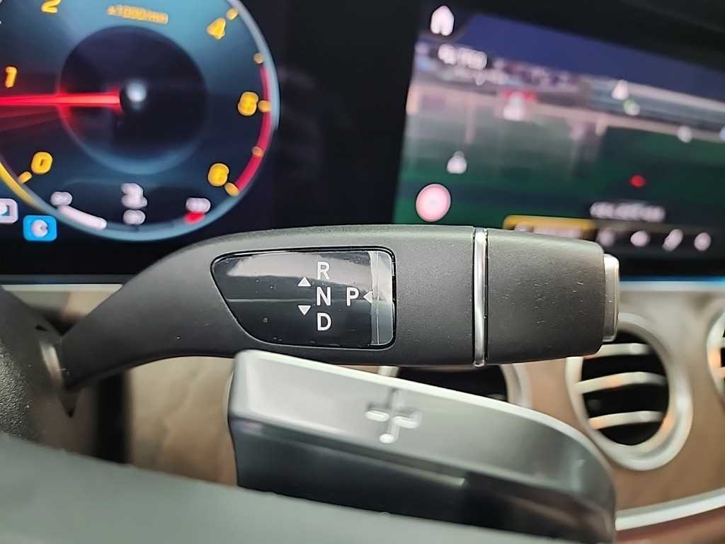 Mercedes-Benz E-Class — photo 08
