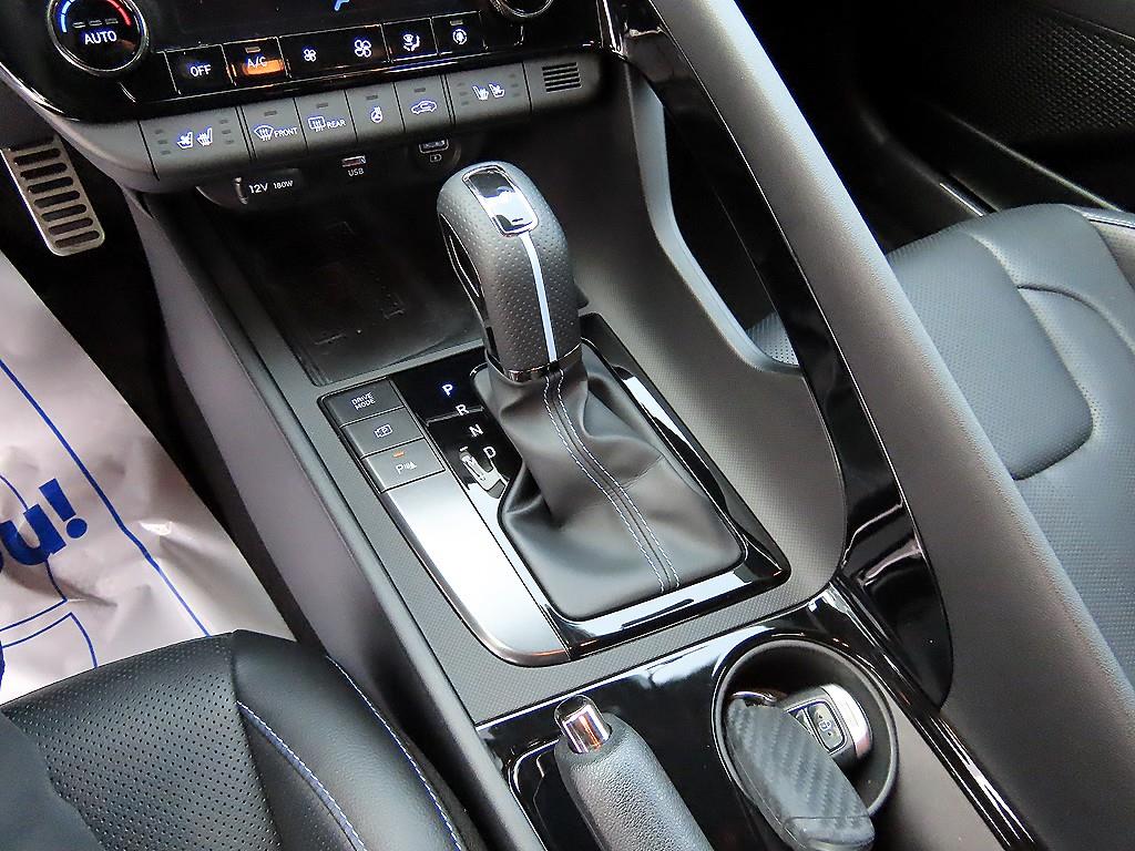 Hyundai Avante — photo 10