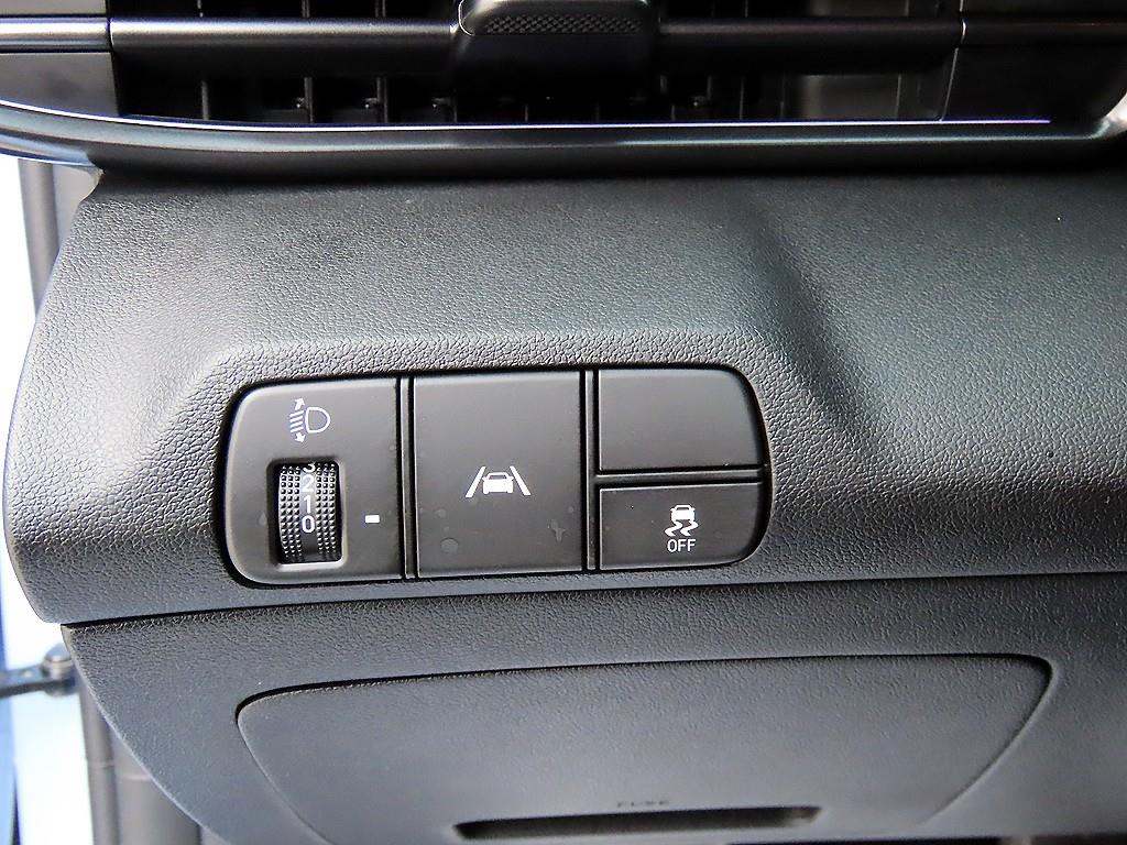 Hyundai Avante — photo 12