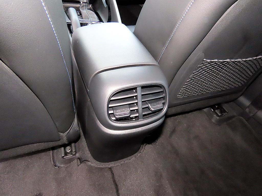 Hyundai Avante — photo 18