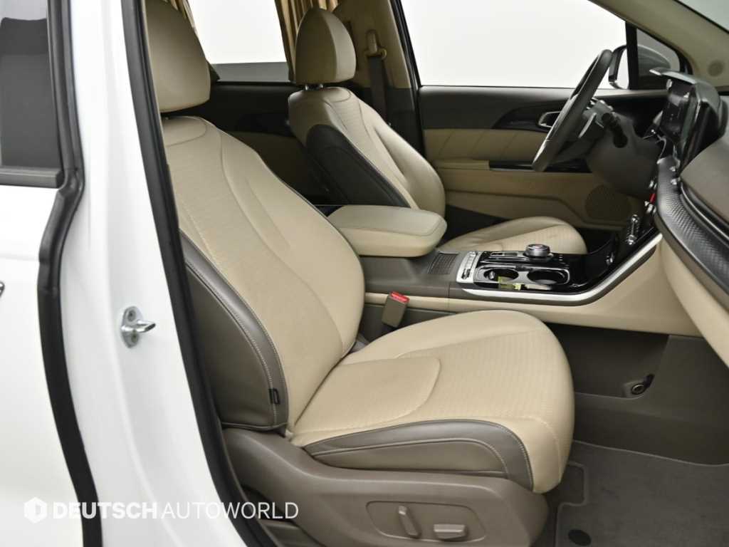 Kia Carnival — photo 10