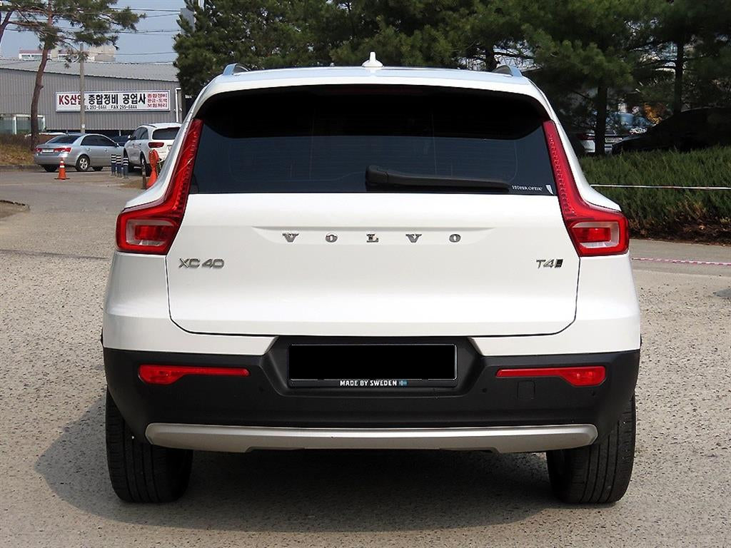 Volvo XC40 — photo 04