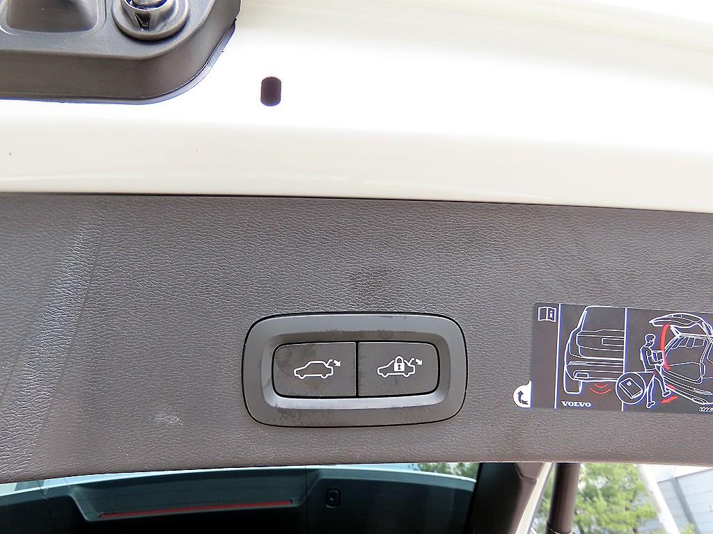 Volvo XC40 — photo 17