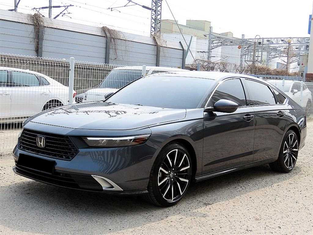 Honda Accord — photo 01