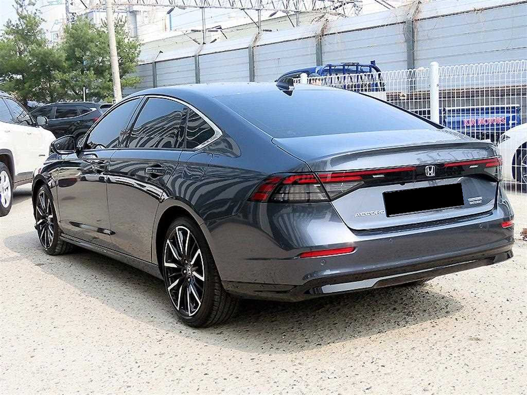 Honda Accord — photo 03