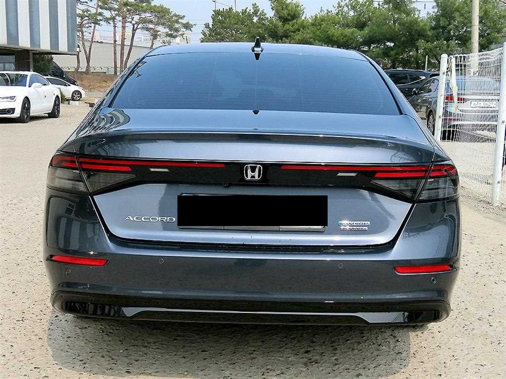 Honda Accord — photo 04