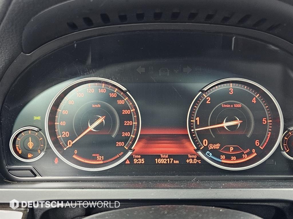 BMW 7-Series — photo 08