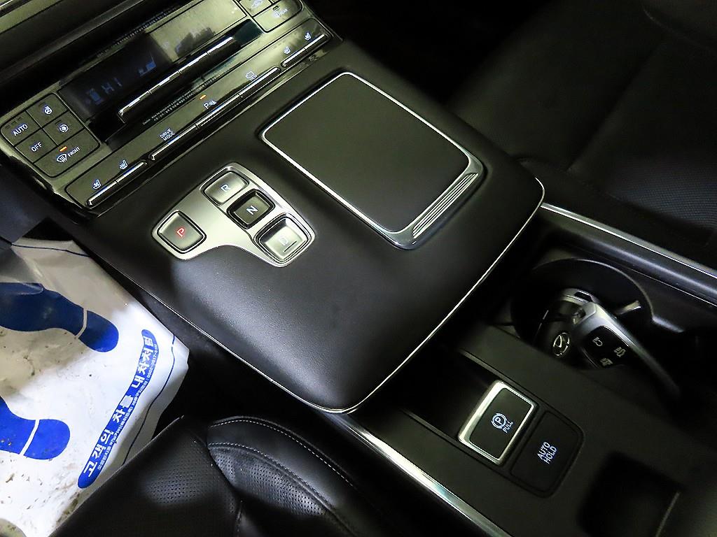 Hyundai Grandeur — photo 12