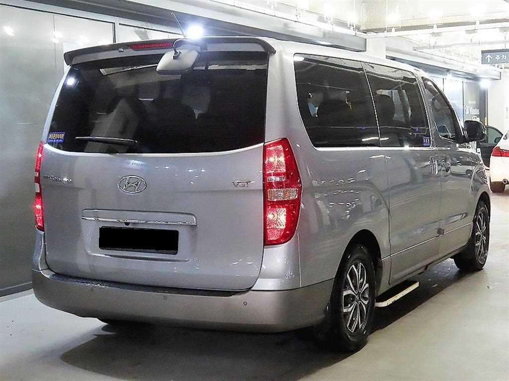 Hyundai Starex — photo 04