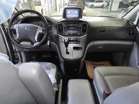 Hyundai Starex — photo 10