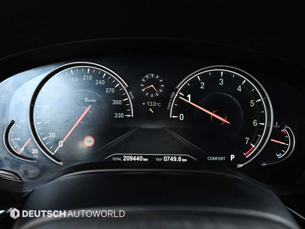 BMW 5-Series — photo 08