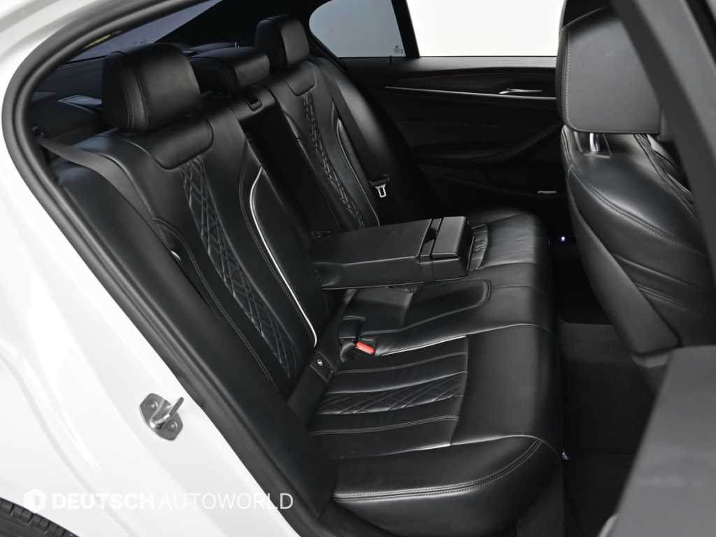 BMW 5-Series — photo 12