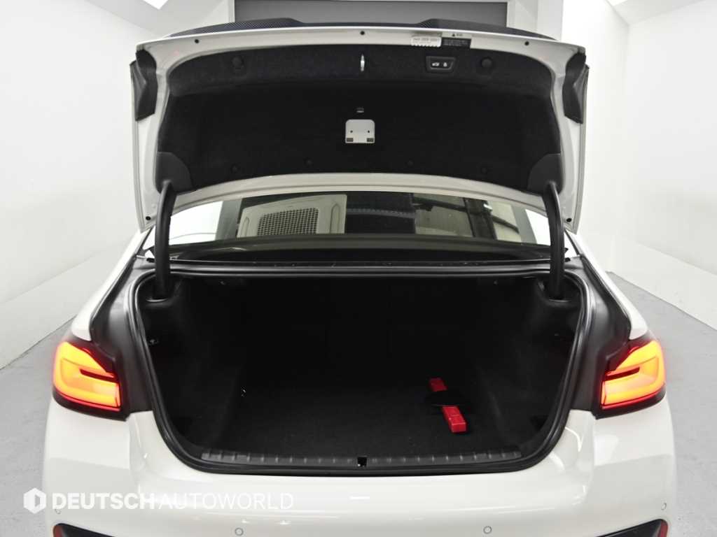 BMW 5-Series — photo 19