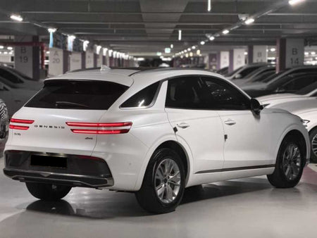 Genesis GV70 — photo 02