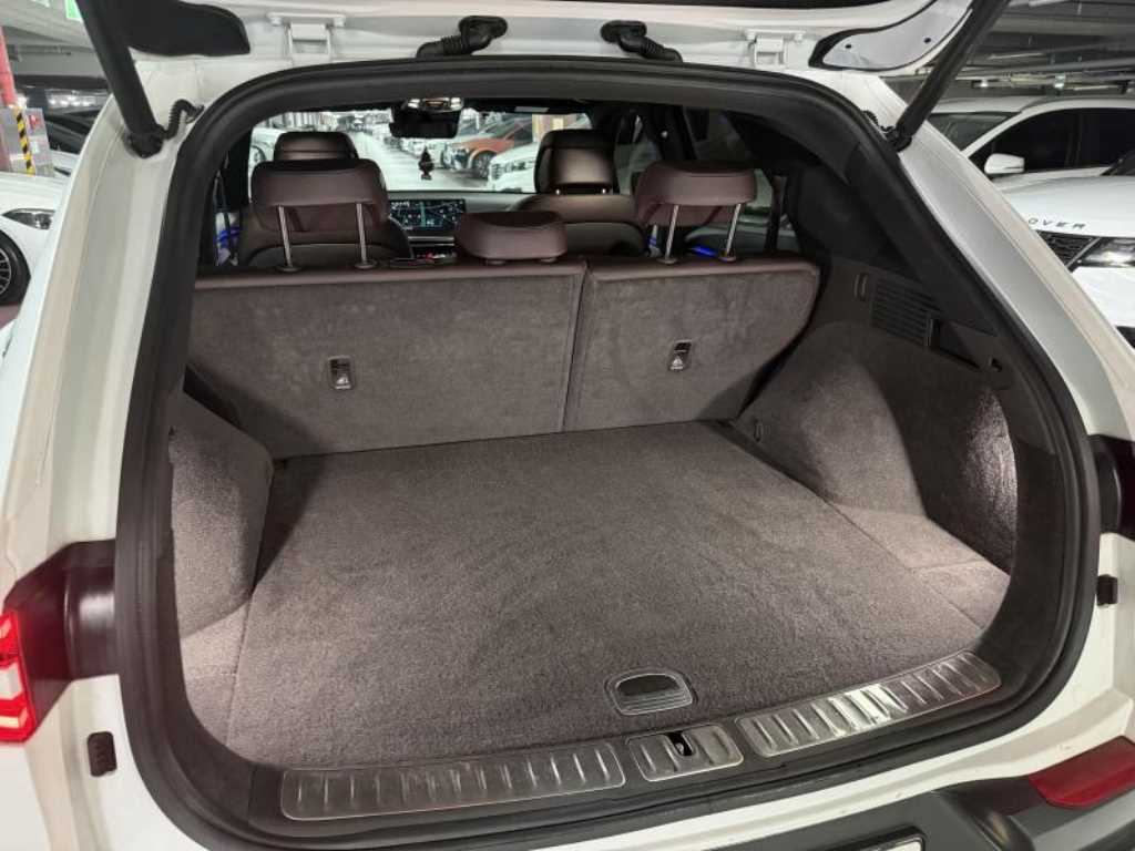 Genesis GV70 — photo 08