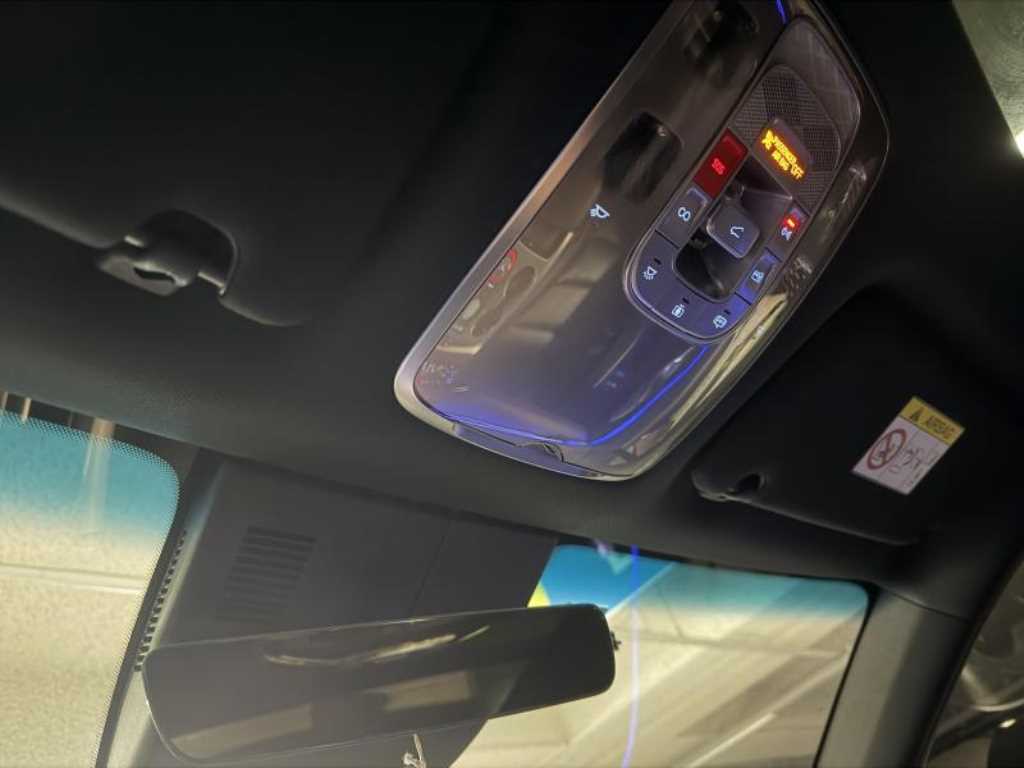 Genesis GV70 — photo 15