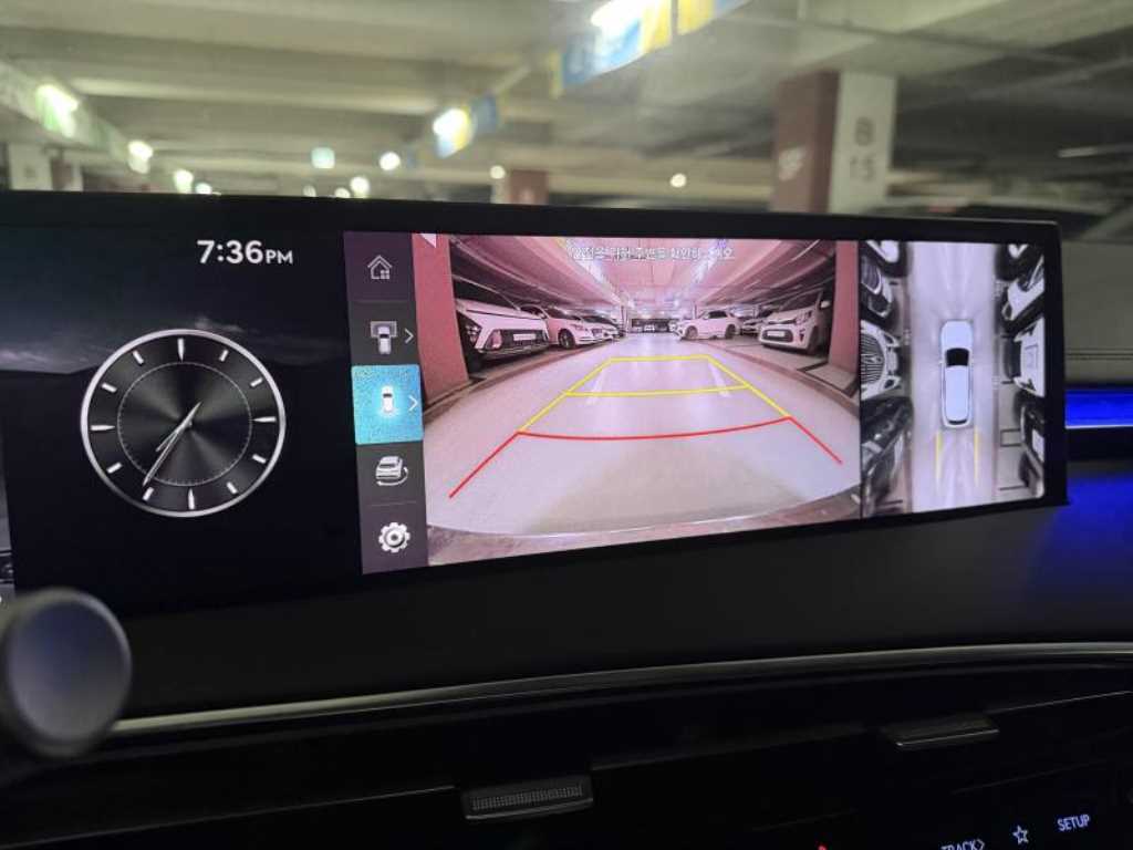 Genesis GV70 — photo 16