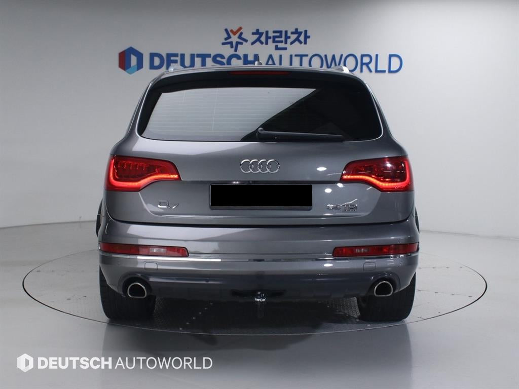 Audi Q7 — photo 03