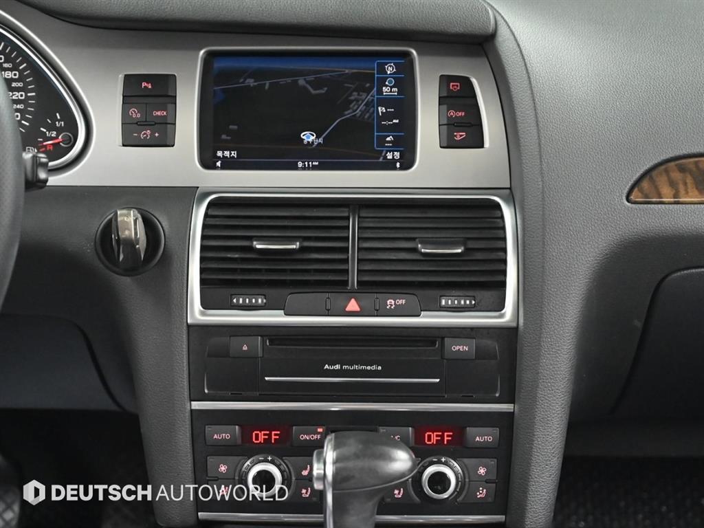 Audi Q7 — photo 13