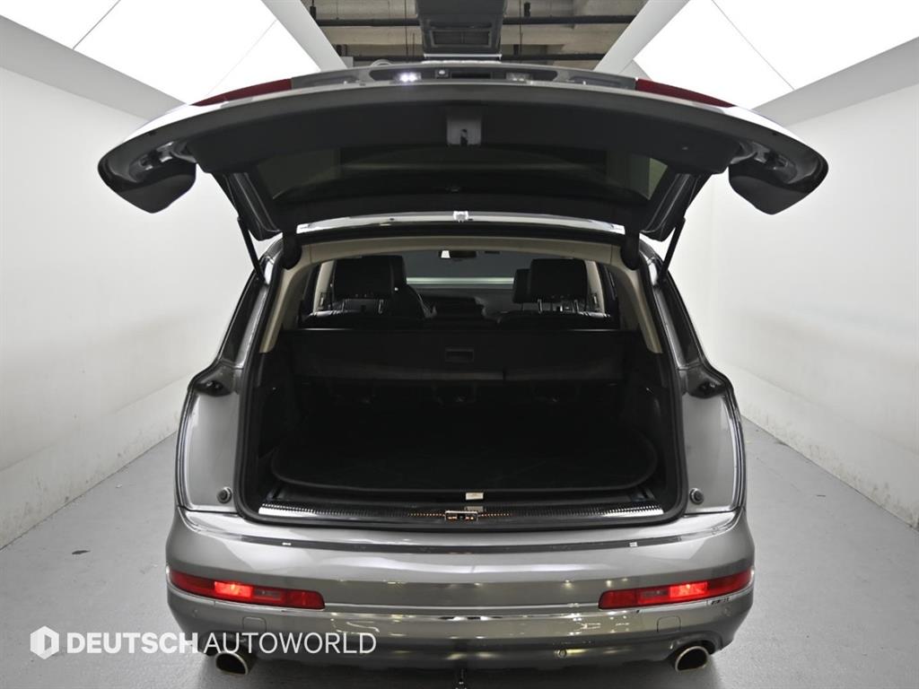 Audi Q7 — photo 18