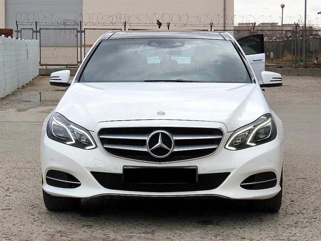 Mercedes-Benz E-Class — photo 01