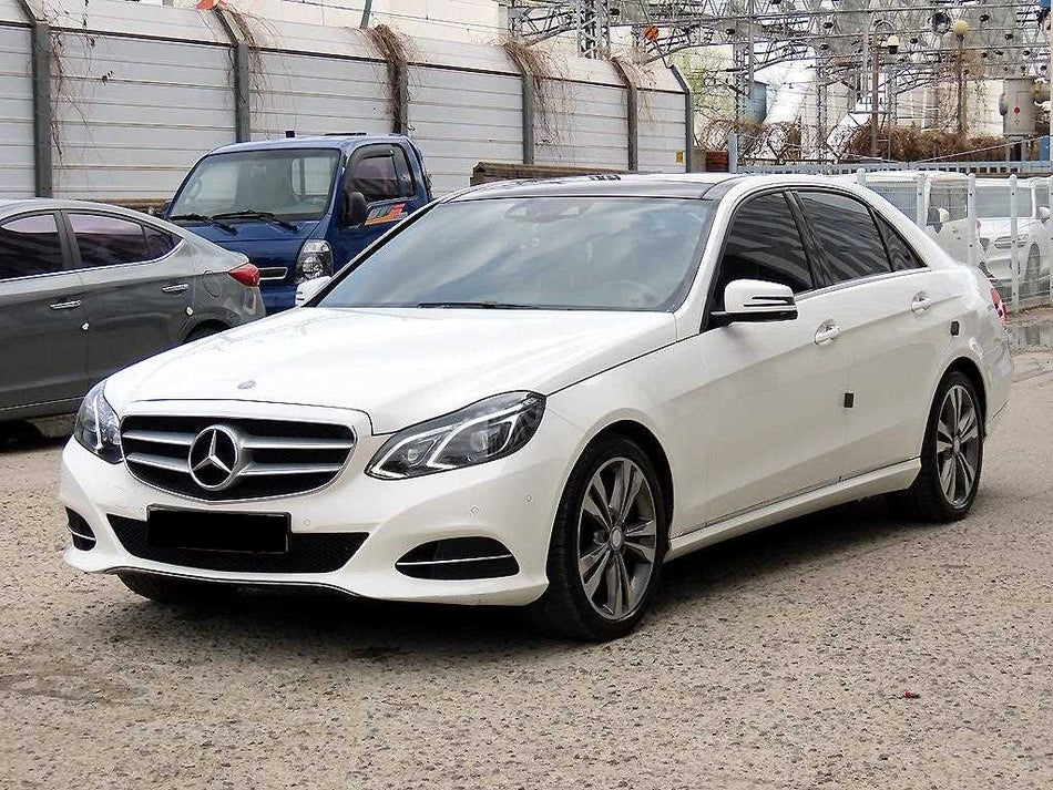 Mercedes-Benz E-Class — photo 02