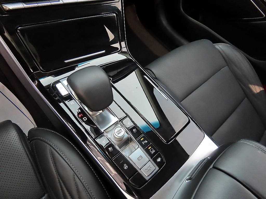 Kia K7 — photo 10