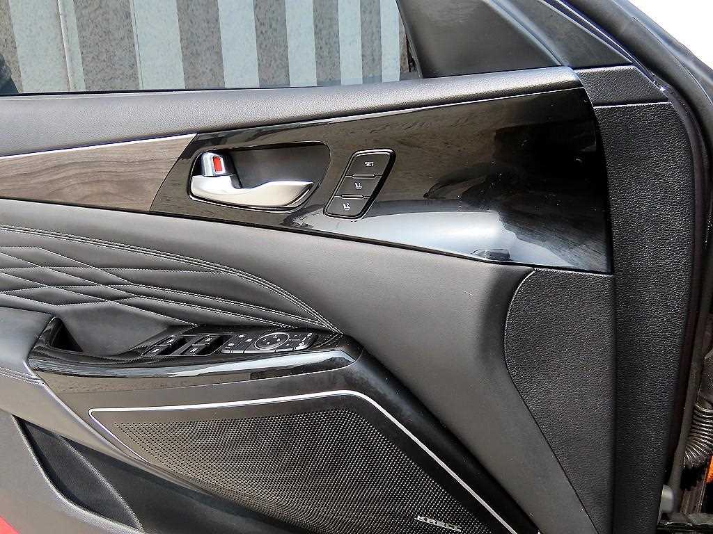 Kia K7 — photo 11