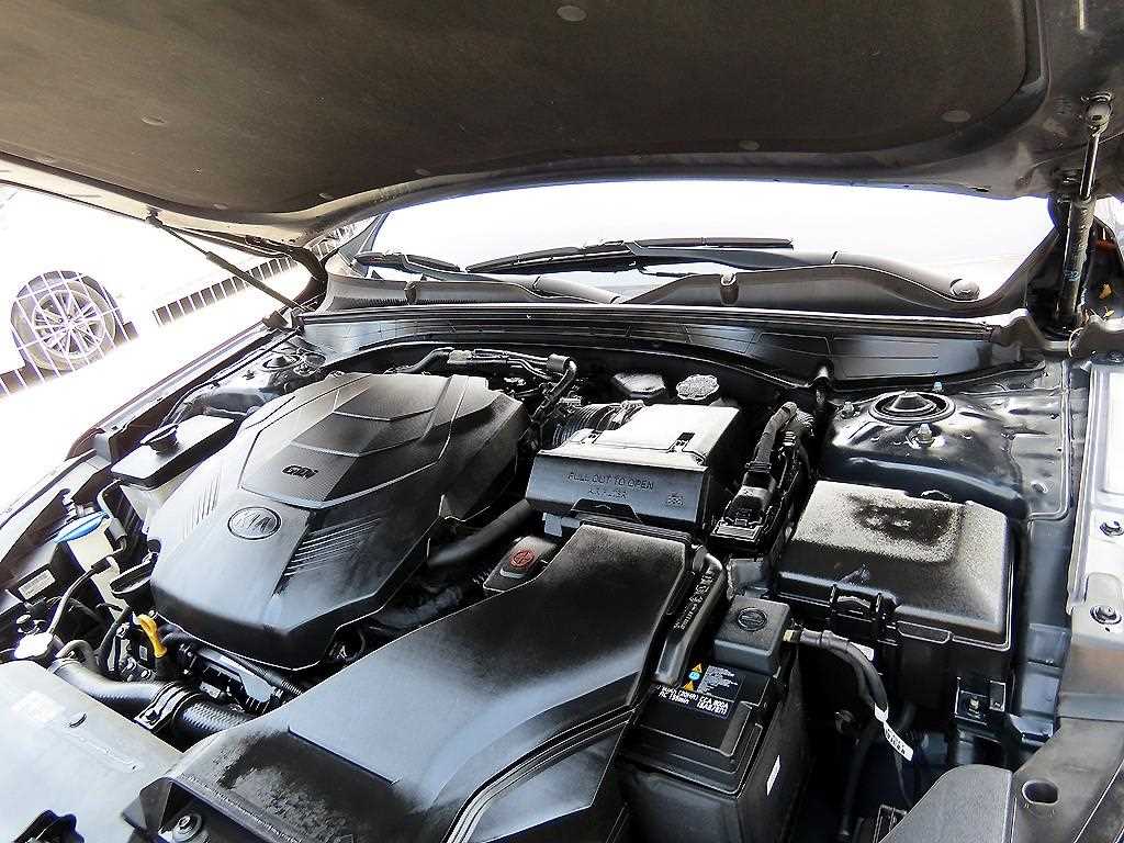 Kia K7 — photo 19