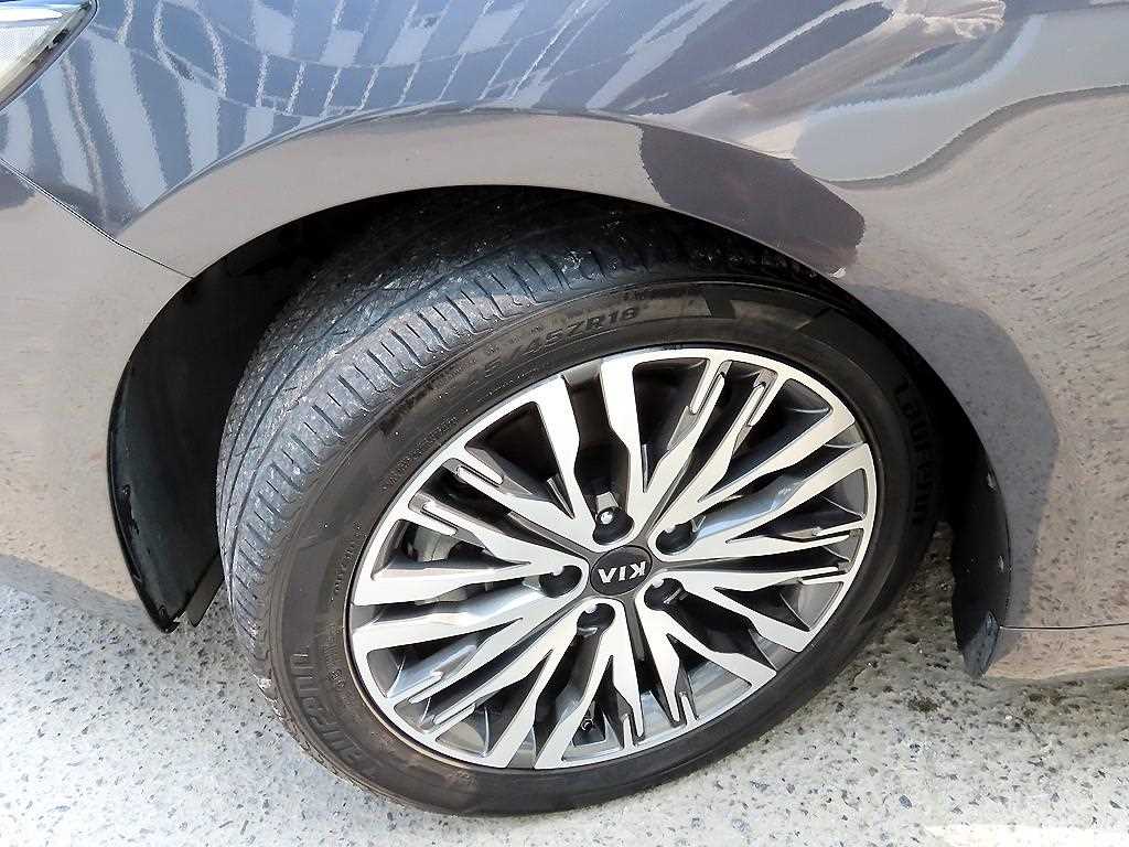 Kia K7 — photo 20