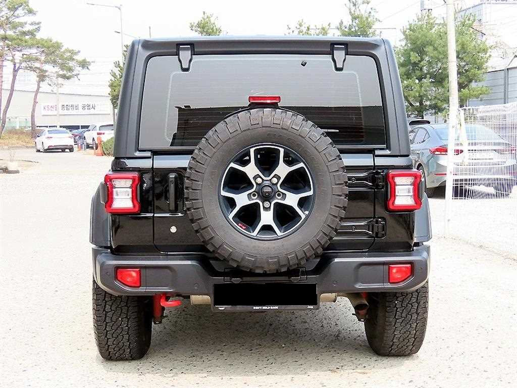 Jeep Wrangler — photo 04