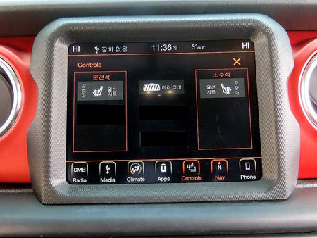 Jeep Wrangler — photo 14