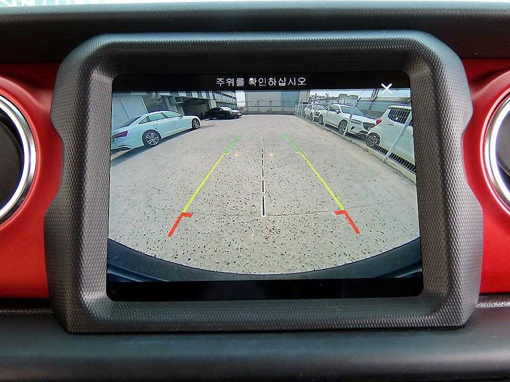 Jeep Wrangler — photo 15