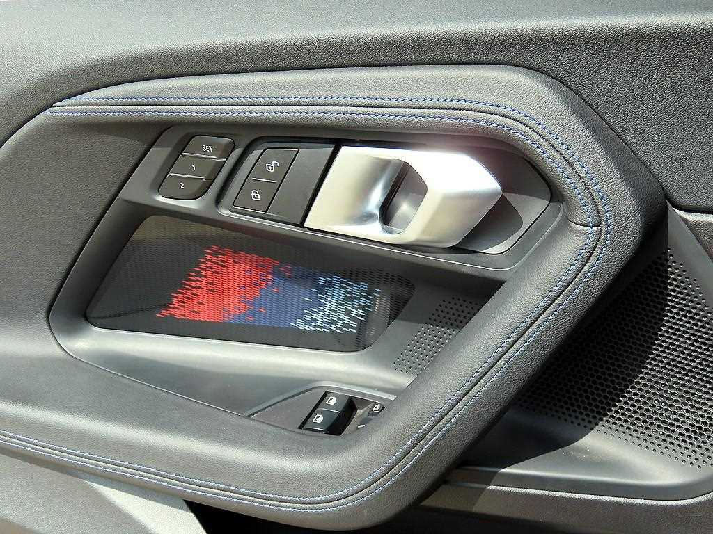 BMW 2-Series — photo 12